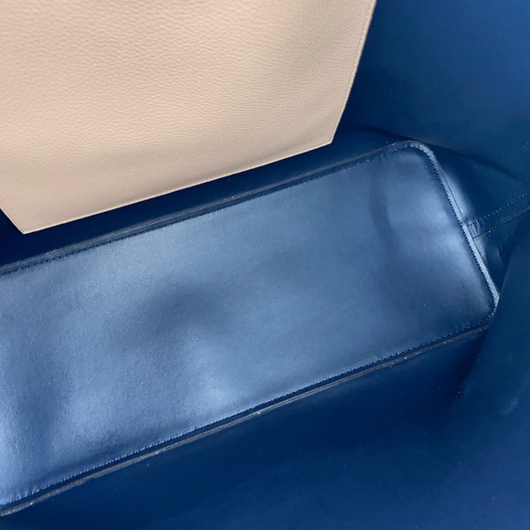 TORY BURCH
McGraw Leather Tote - Devon Sand
42200-288 - Picture 6 of 9